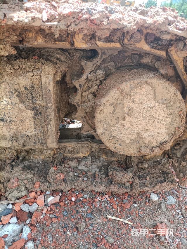 右驅(qū)動(dòng)輪（行走機(jī)構(gòu)）