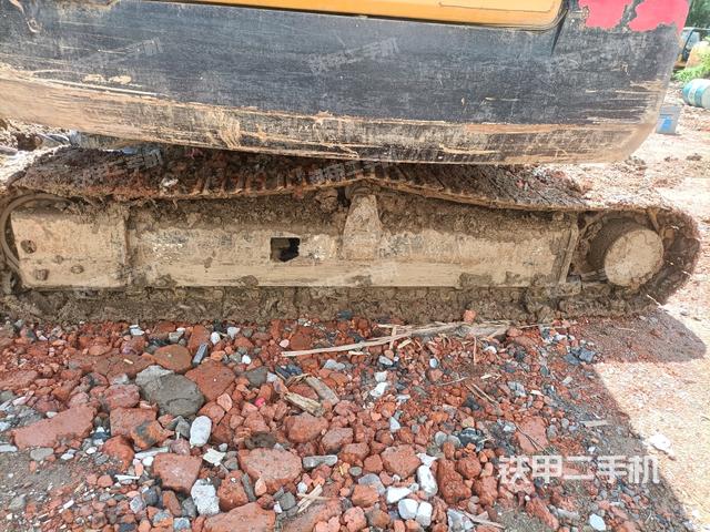 右側(cè)履帶整體?（行走機(jī)構(gòu)）