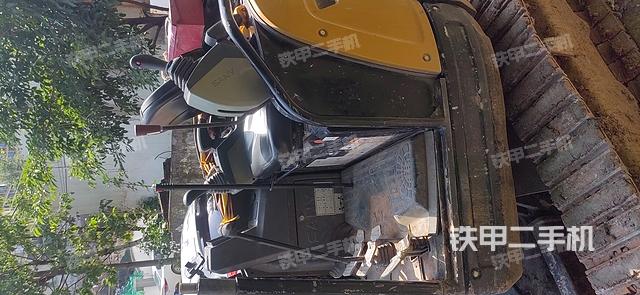 驾驶室整体（整机外观）