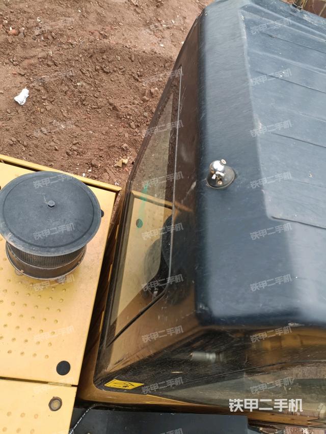 后窗玻璃角標(biāo)（駕駛室部分）