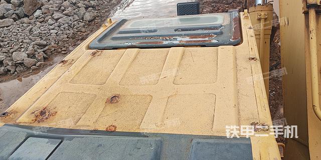 驾驶室顶部（整机外观）