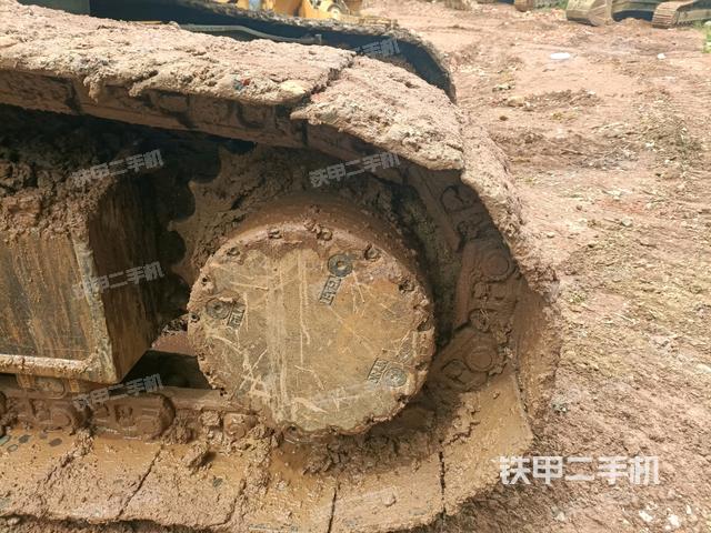 右驅(qū)動(dòng)輪（行走機(jī)構(gòu)）