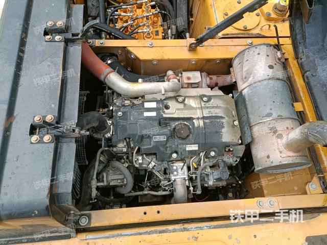 發(fā)動(dòng)機(jī)室（上車部件）