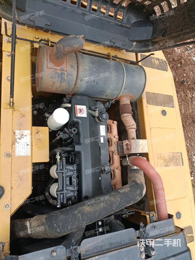 發(fā)動(dòng)機(jī)室（上車(chē)部件）