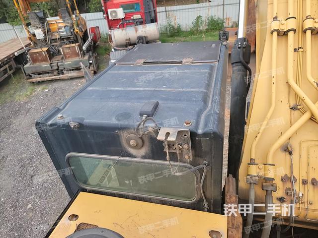 驾驶室顶部（整机外观）