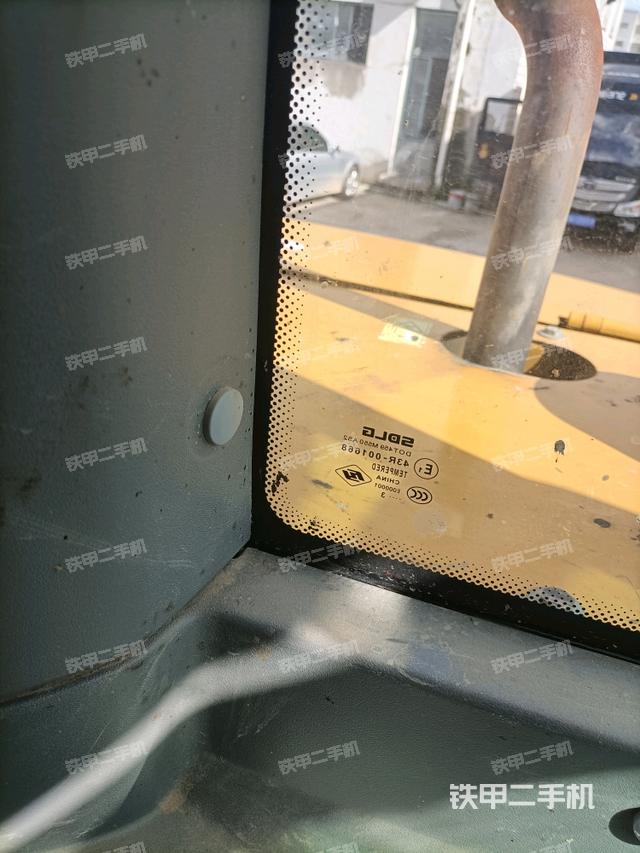 后窗玻璃角標(biāo)（駕駛室部分）