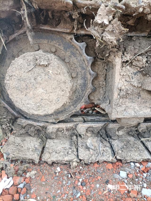 左驅(qū)動(dòng)輪（行走機(jī)構(gòu)）