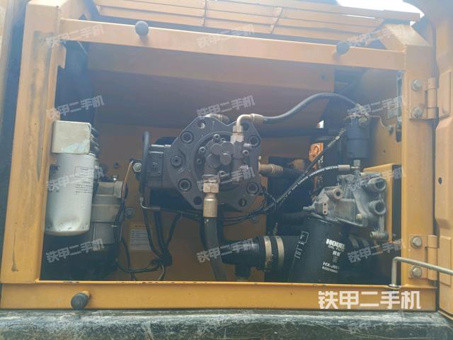 液壓泵斜45?左（大件艙室）