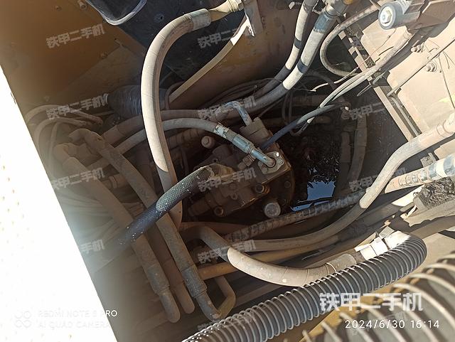 回转马达和主控阀（整机外观）