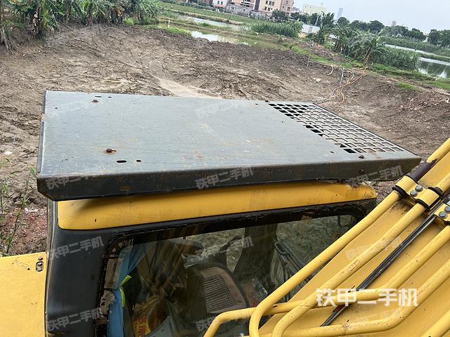 驾驶室顶部（整机外观）