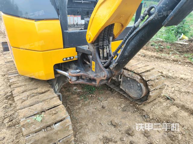 大臂根部?斜（工作和回轉(zhuǎn)裝置）