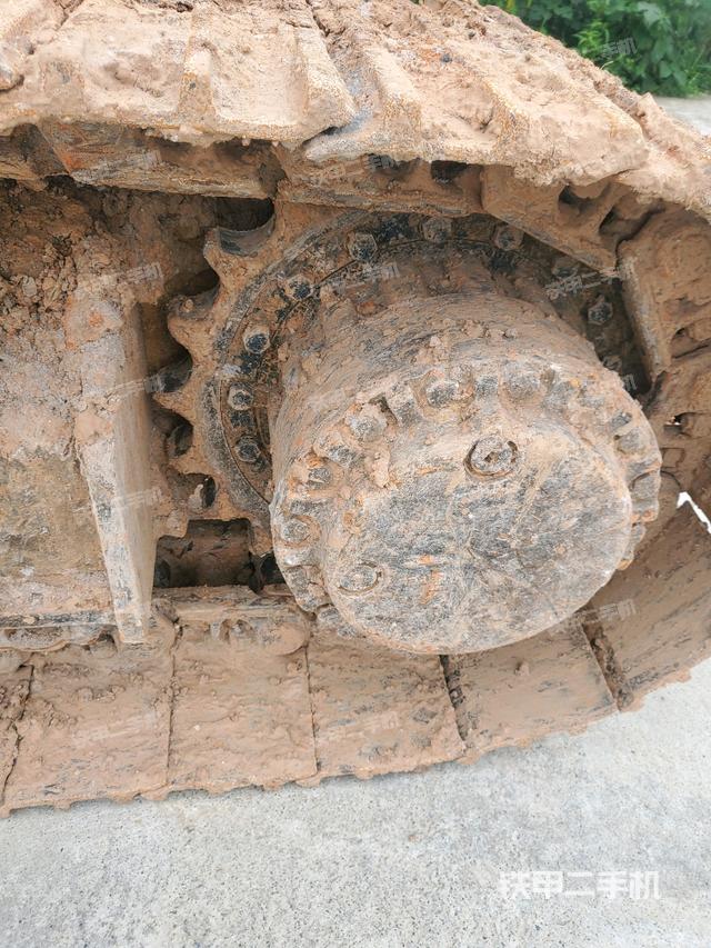 右驱动轮（行走机构）