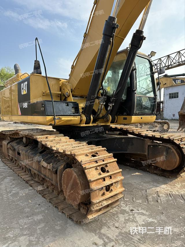 驾驶室顶部（整机外观）