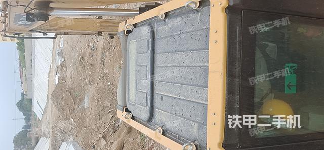 驾驶室顶部（整机外观）