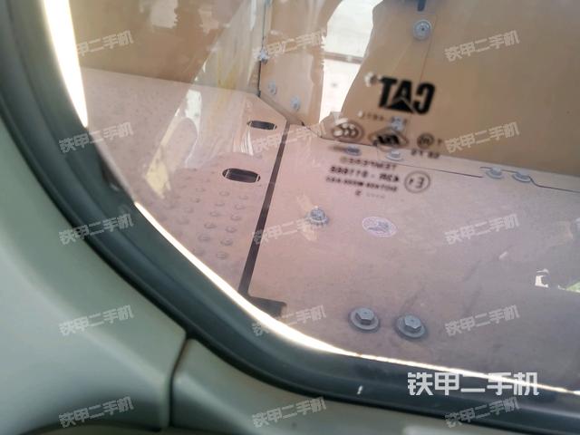 后窗玻璃角标（驾驶室部分）