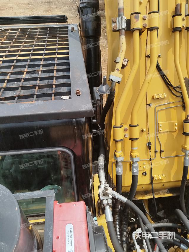 驾驶室顶部（整机外观）