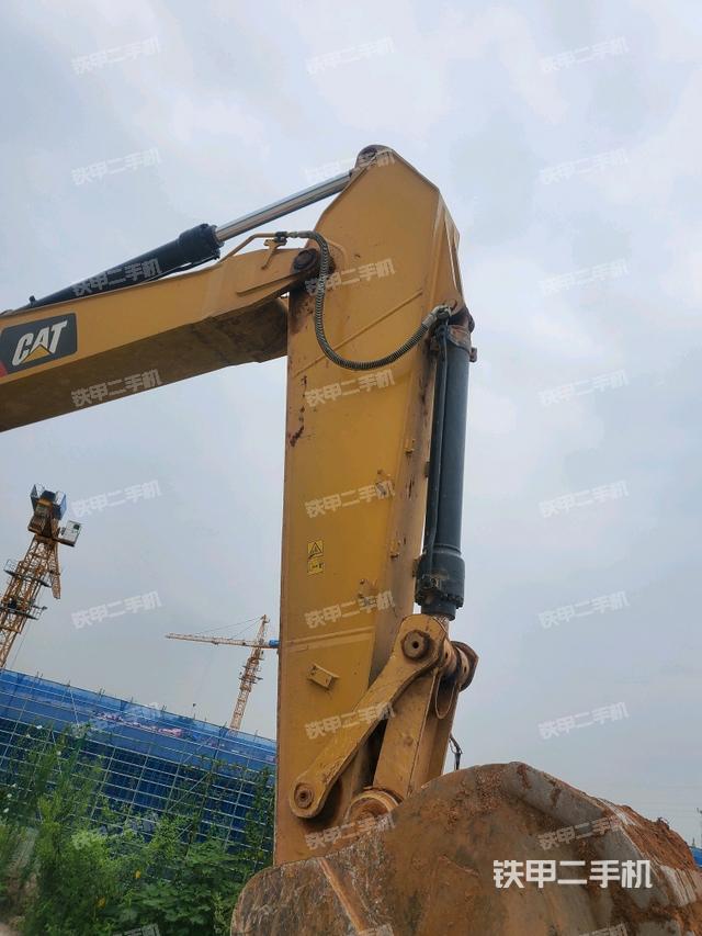 小臂整体右前（工作和回转装置）