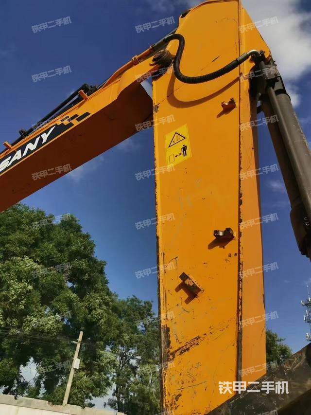 小臂整體左后（工作和回轉裝置）