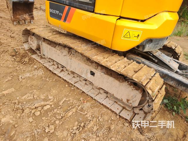 右側(cè)履帶整體?（行走機構(gòu)）