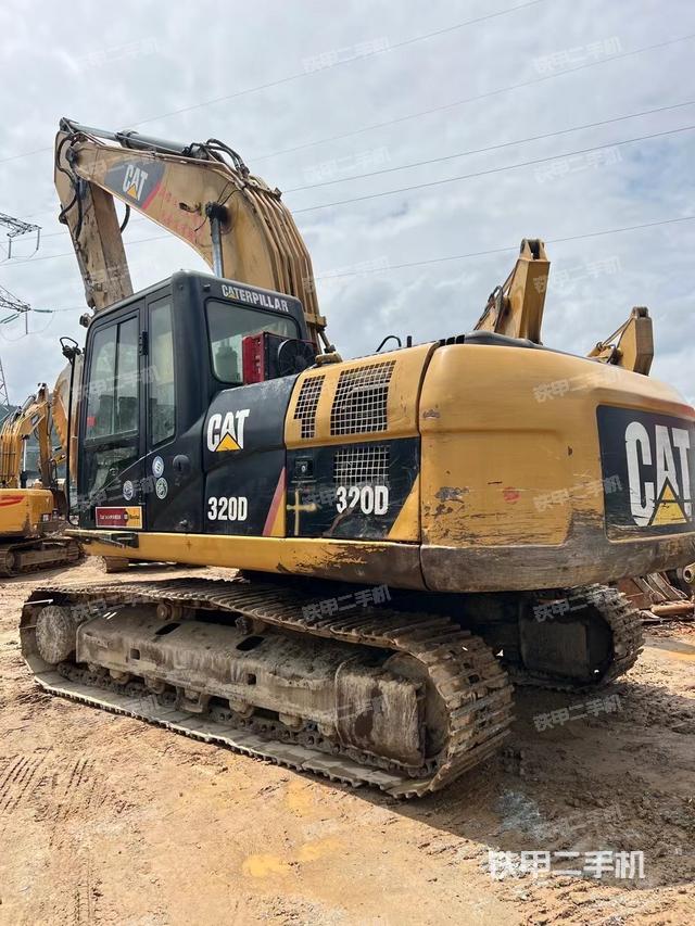 驾驶室顶部（整机外观）