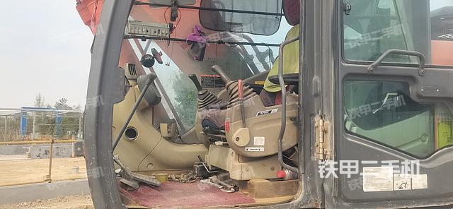 驾驶室整体（整机外观）