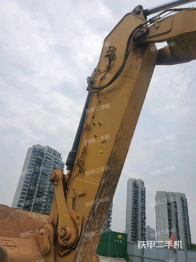 小臂整体左后（工作和回转装置）