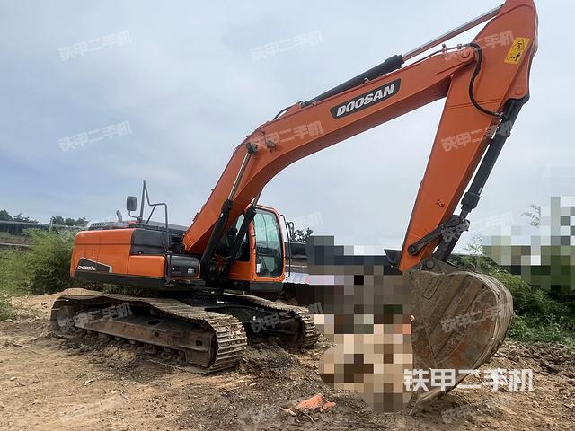 驾驶室顶部（整机外观）