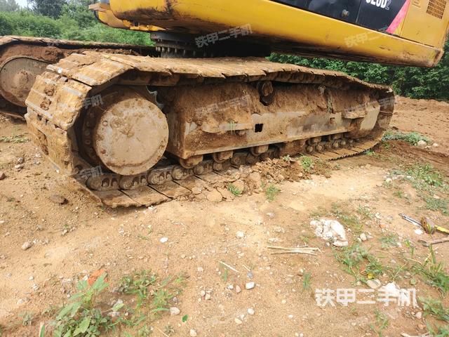 左側(cè)履帶整體?（行走機(jī)構(gòu)）