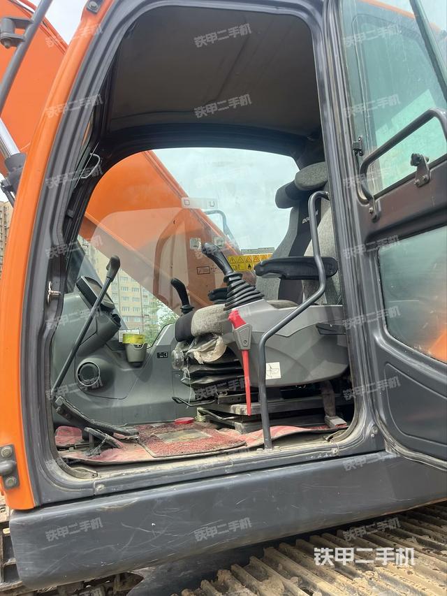 驾驶室整体（整机外观）