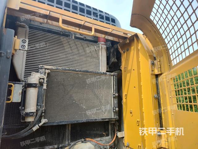 散熱器正面（大件艙室）