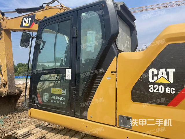 驾驶室顶部（整机外观）