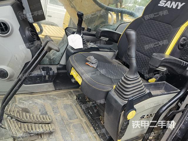 驾驶室整体（整机外观）