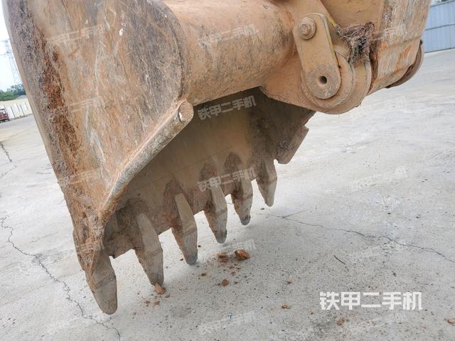 铲斗右后整体（工作和回转装置）