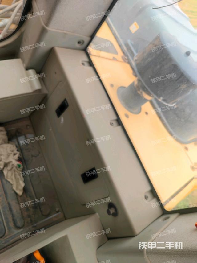 后窗玻璃角標（駕駛室部分）