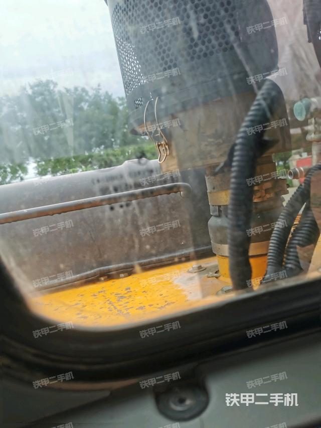 后窗玻璃角標（駕駛室部分）