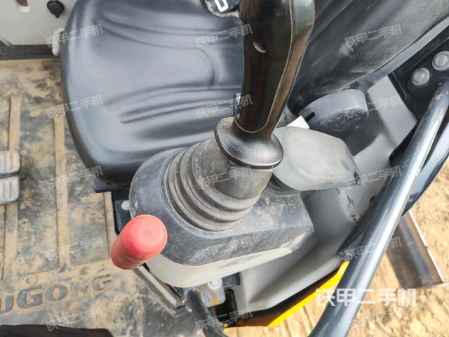 座椅左側(cè)控制臺/音響/含左手柄（駕駛室部分）