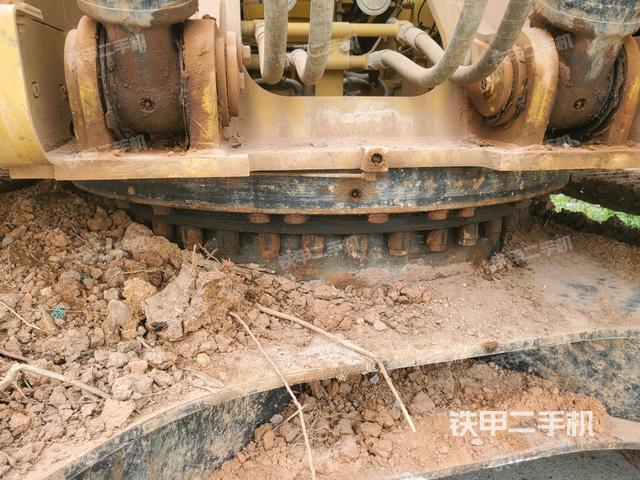 转盘和下车架正前（工作和回转装置）