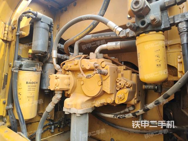 液壓泵斜45?左（大件艙室）