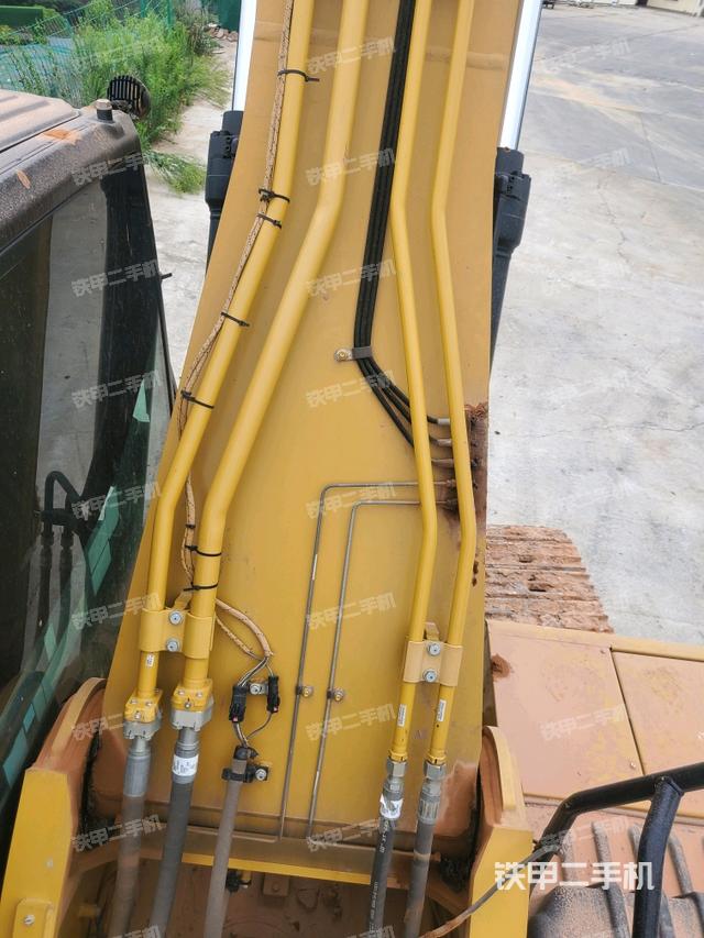 大臂背部俯视（工作和回转装置）