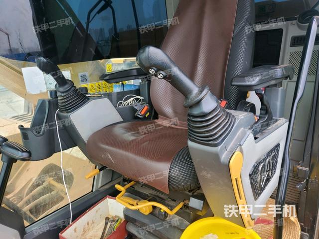 座椅后部（驾驶室部分）