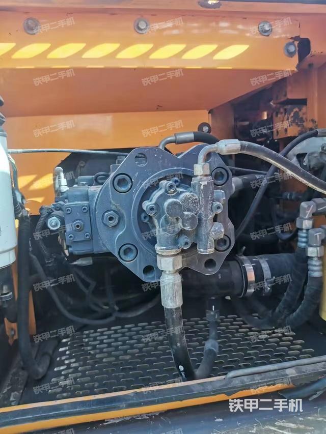 液壓泵斜45?左（大件艙室）