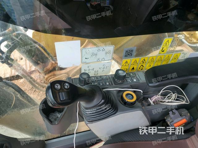 座椅右侧控制台/钥匙门/油门/含右手柄（驾驶室部分）