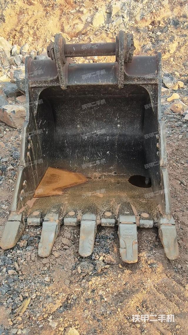 驾驶室整体（整机外观）