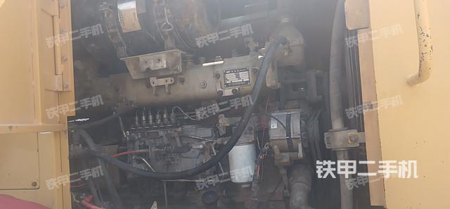 发动机左侧（整机外观及大件）