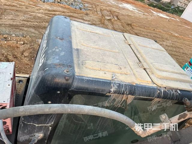 驾驶室顶部（整机外观）