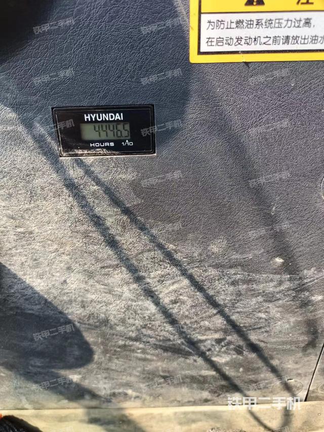 驾驶室整体（整机外观）