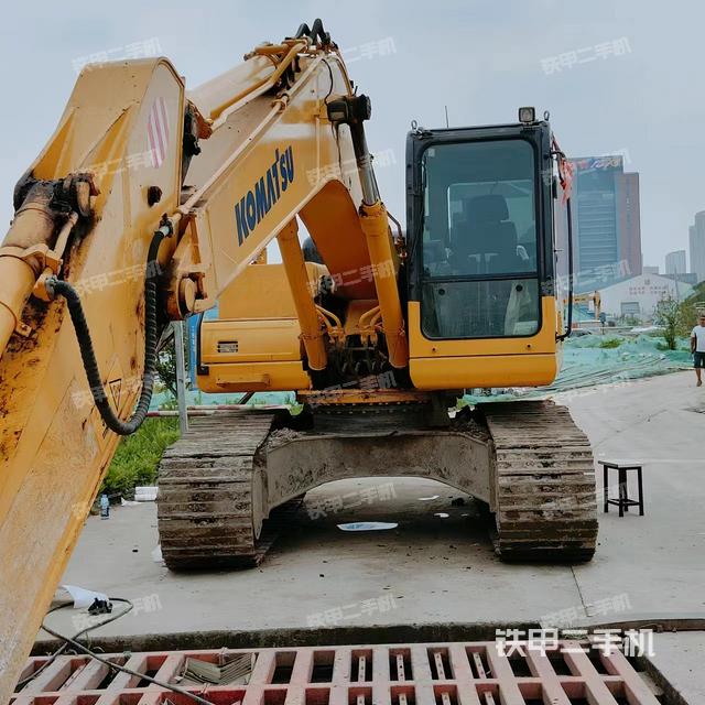 驾驶室顶部（整机外观）