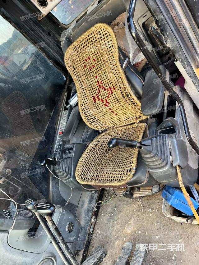 驾驶室整体（整机外观）