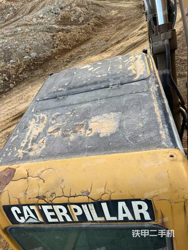 驾驶室顶部（整机外观）