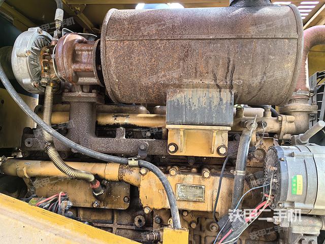 发动机右侧（整机外观及大件）